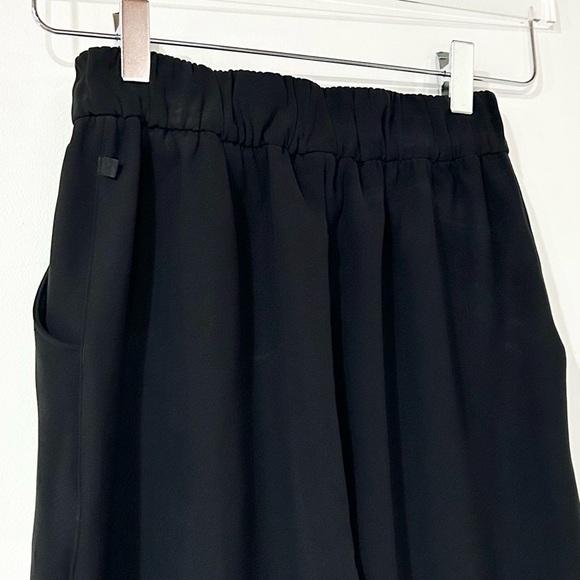Lululemon NEW Noir Tie Waist Crop Pants in Black‎ 2 - Picture 4 of 10